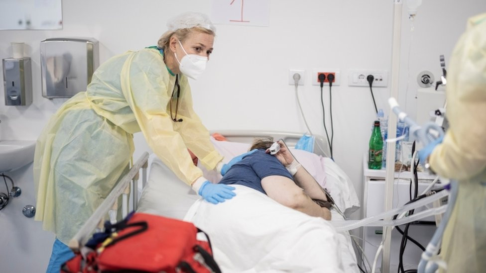 Medicinsko osoblje u Kovid bolnici u Batajnici