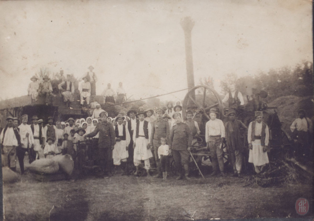 Foto:Bugarski vojnici u Kasidolu kod vršalice Dragutina Stevića, 1916, Istorijski arhiv Požarevac, Zbirka digitalnih medija