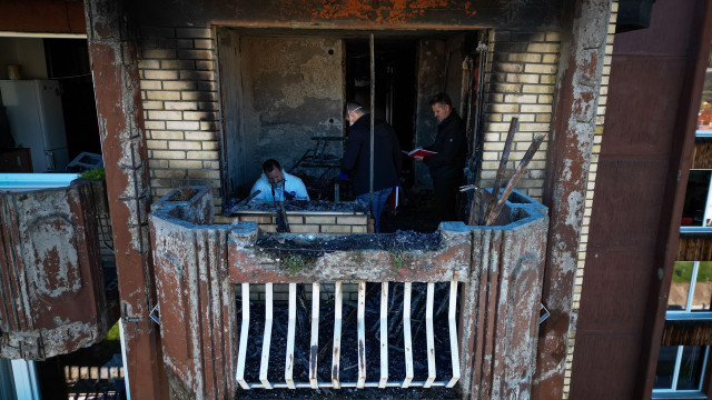 Policijski istražitelji na mestu požara u Tuzli