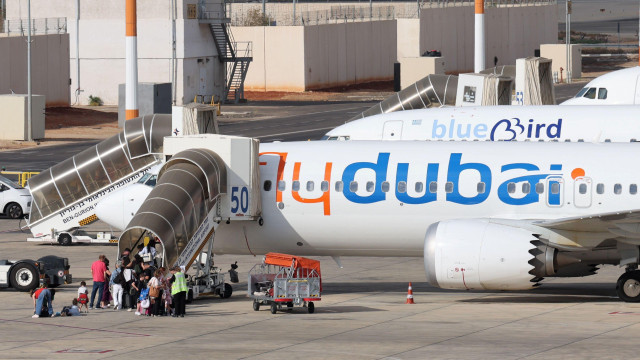 dubai, avion